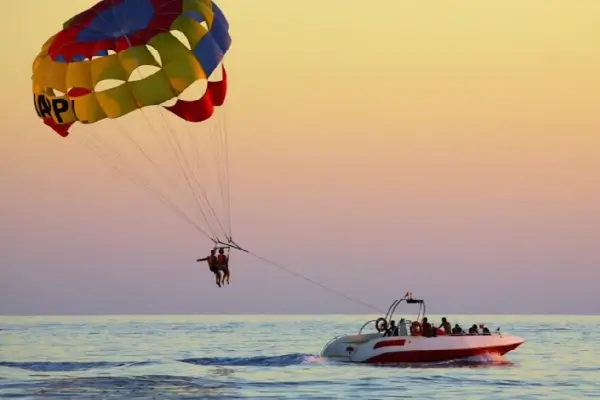 Things to do in Destin - Parasailing in Destin