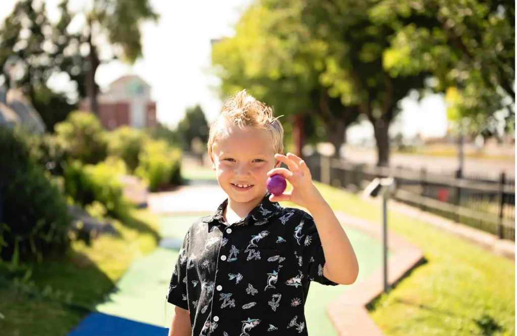 Mini Golf at Boomers